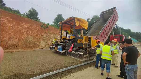 重磅消息！G353岳陽(yáng)東站至三荷機(jī)場(chǎng)快速通道9月底開(kāi)放交通